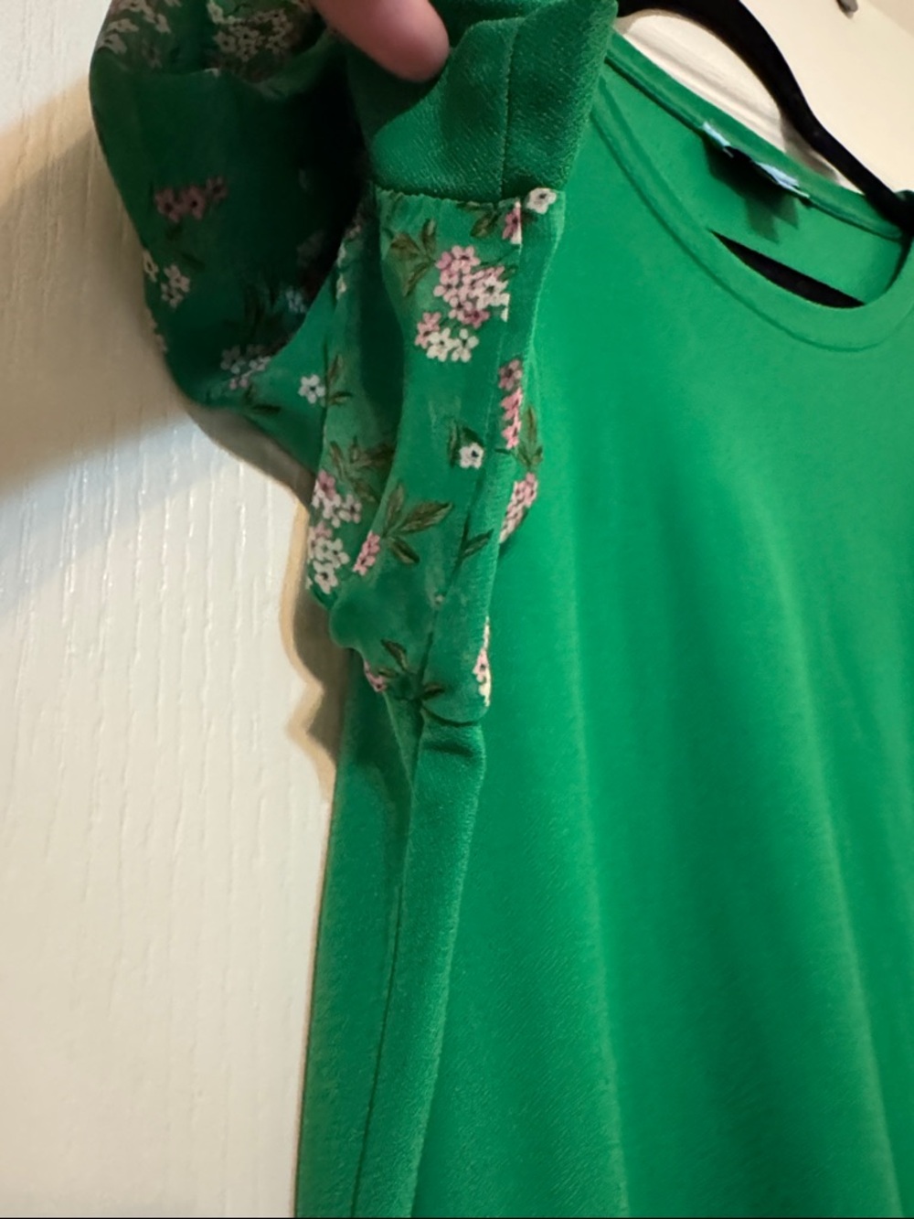 CeCe Emerald Green Puff-Sleeve Floral Mesh Top - Picture 4 of 6